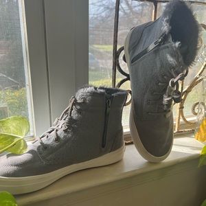 Sperry High top suede sneakers